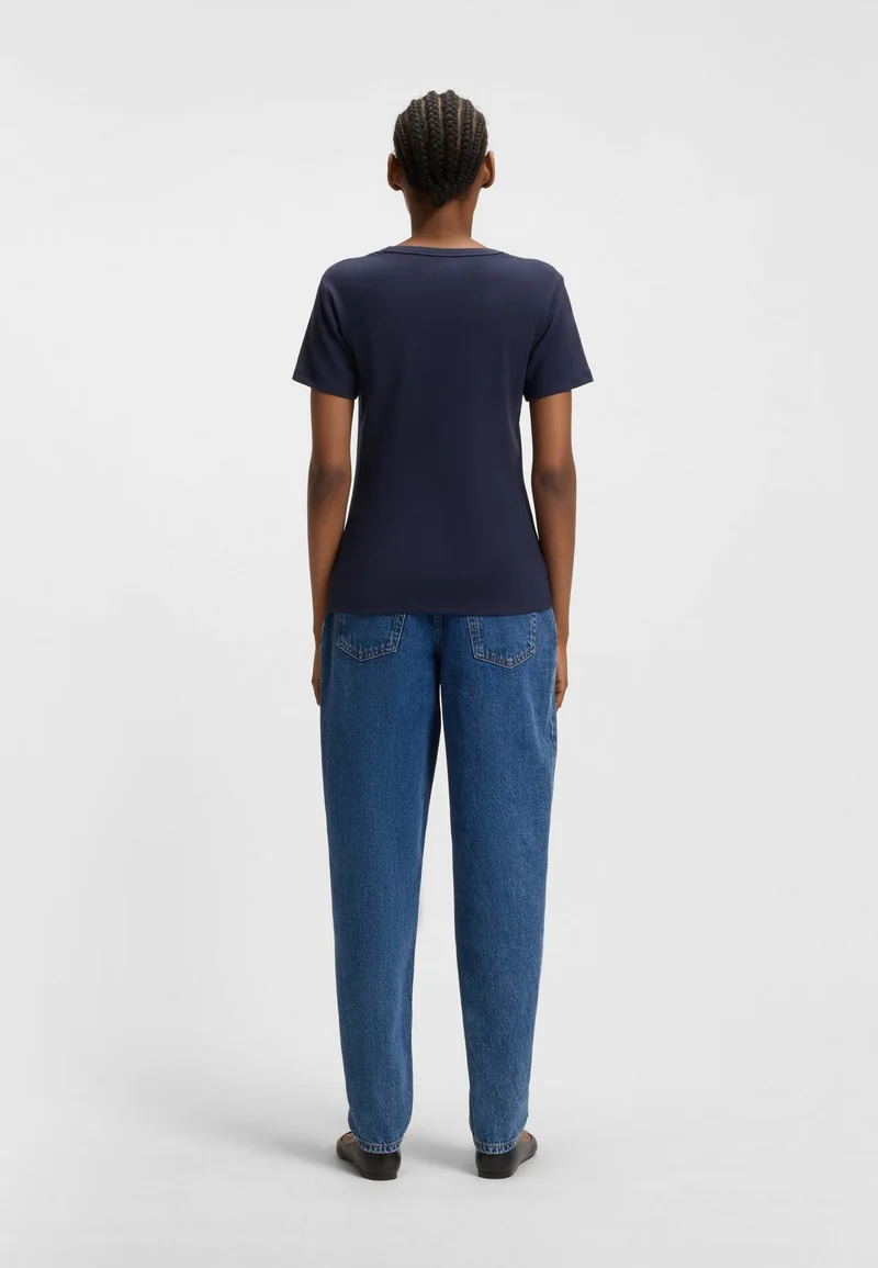 هوجو تيشيرت قطن مطرز بشعار مكدس